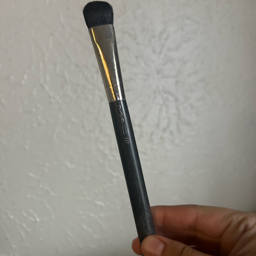 Bundle of MAC 227 Brush and It Brush 225 - Picture 4 of 8